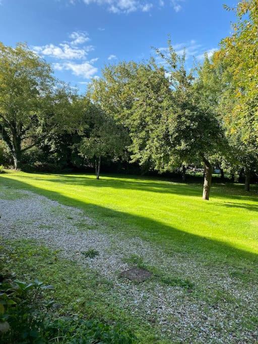 Appartement En Campagne Berville-sur-Mer Екстериор снимка
